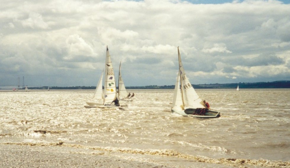 Mike and Sorcha - Dart 18 6001, Rob and Jenny Lindsey - Albacore